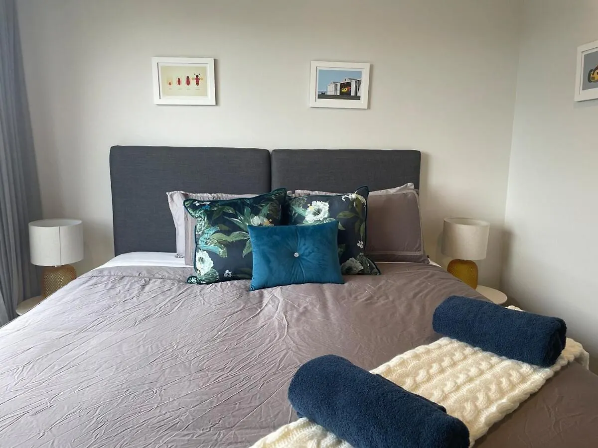 Cbd New 2 Bed 2 Baths By Hagley Park With Parking Βίλα Κράισττσερτς 0*,